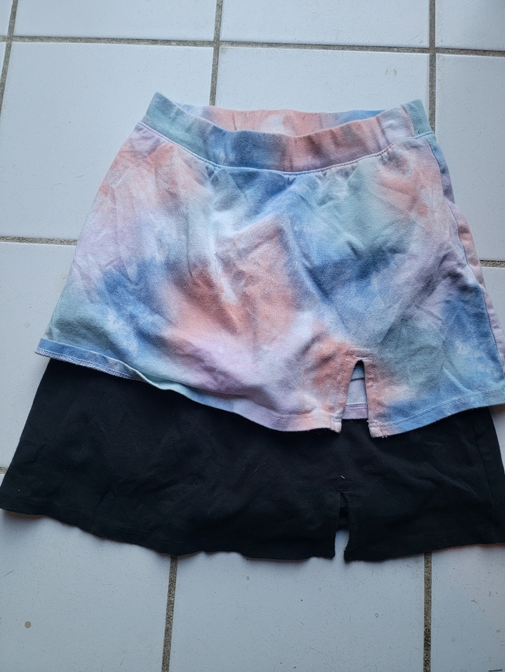 So Tie-Dye Pastel And Black Girls' Skort with Built-In Shorts Size Medium